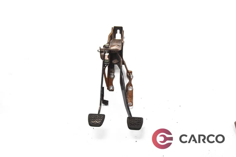 Педали съединител и спирачка за PEUGEOT 107 1.0 (2005)