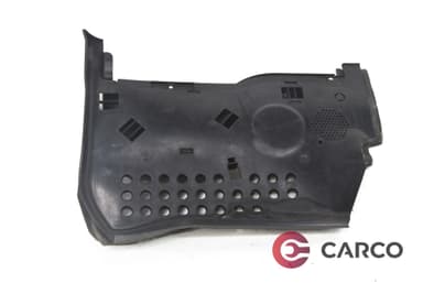 Интериорна лайсна A 203 680 04 82 за MERCEDES-BENZ C-CLASS седан (W203) C 220 CDI (203.006) (2000 - 2007)