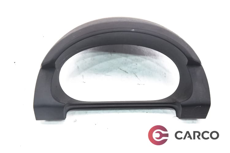 Конзола около километраж за MAZDA 5 (CR19) 2.0 CD (2005)