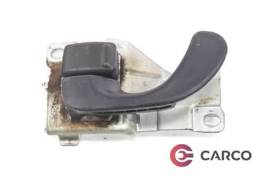 Вътрешна дръжка задна лява за MITSUBISHI GALANT Mk V седан (E5_A, E7_A, E8_A) 1.8 (E52A) (1992 - 1998)