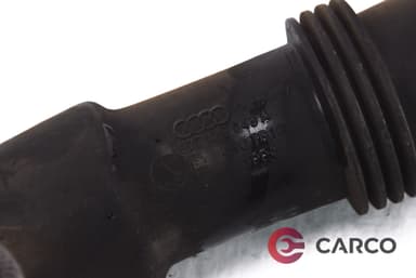 Въздуховод гофриран 077129643A за AUDI A8 седан (4D2, 4D8) 4.2 quattro (1994 - 2002)