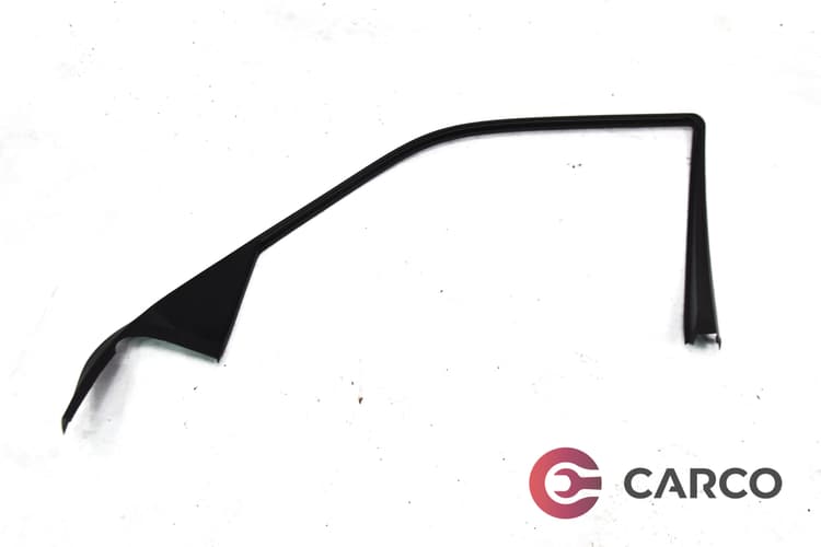 Лайсна около стъкло ляво за MERCEDES-BENZ C-CLASS седан (W202) C 250 D (202.125) (1993 - 2000)