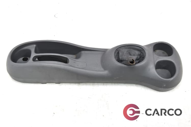 Конзола около скоростен лост и ръчна спирачка за TOYOTA YARIS  (SCP1_, NLP1_, NCP1_) 1.0 16V (1999 - 2005)