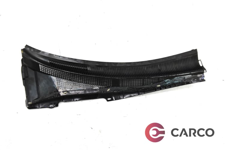 Лайсна под чистачки дясна за MAZDA 6 седан (GG) 2.0 DI (2002 - 2008)