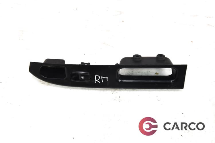 Панел копче ел стъкло предно дясно за KIA CARENS Mk II (FJ) 2.0 CRDi (2002)
