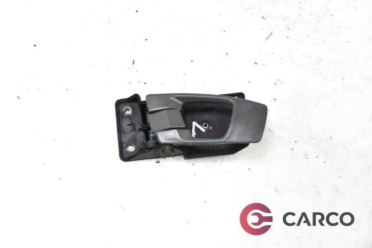 Вътрешна дръжка задна лява за KIA CARENS Mk II (FJ) 2.0 CRDi (2002)