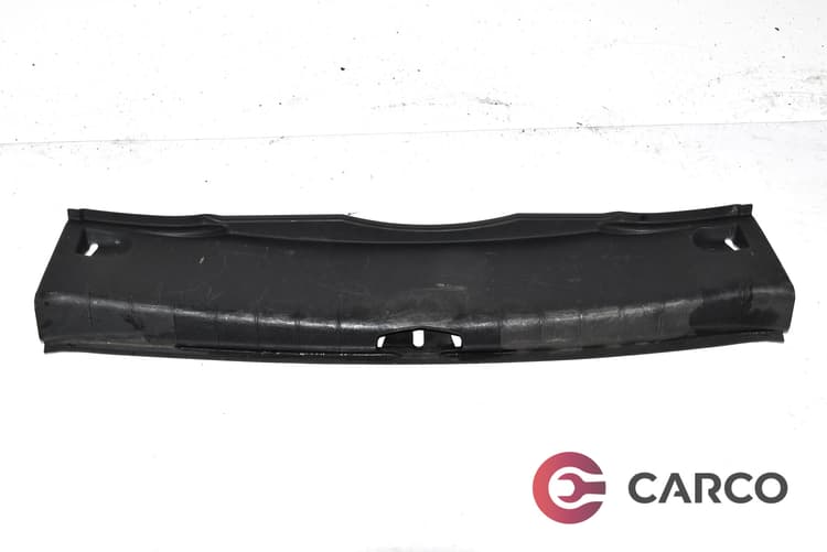 Лайсна около заключалка заден капак за OPEL VECTRA C 2.2 DTI 16V (2002)