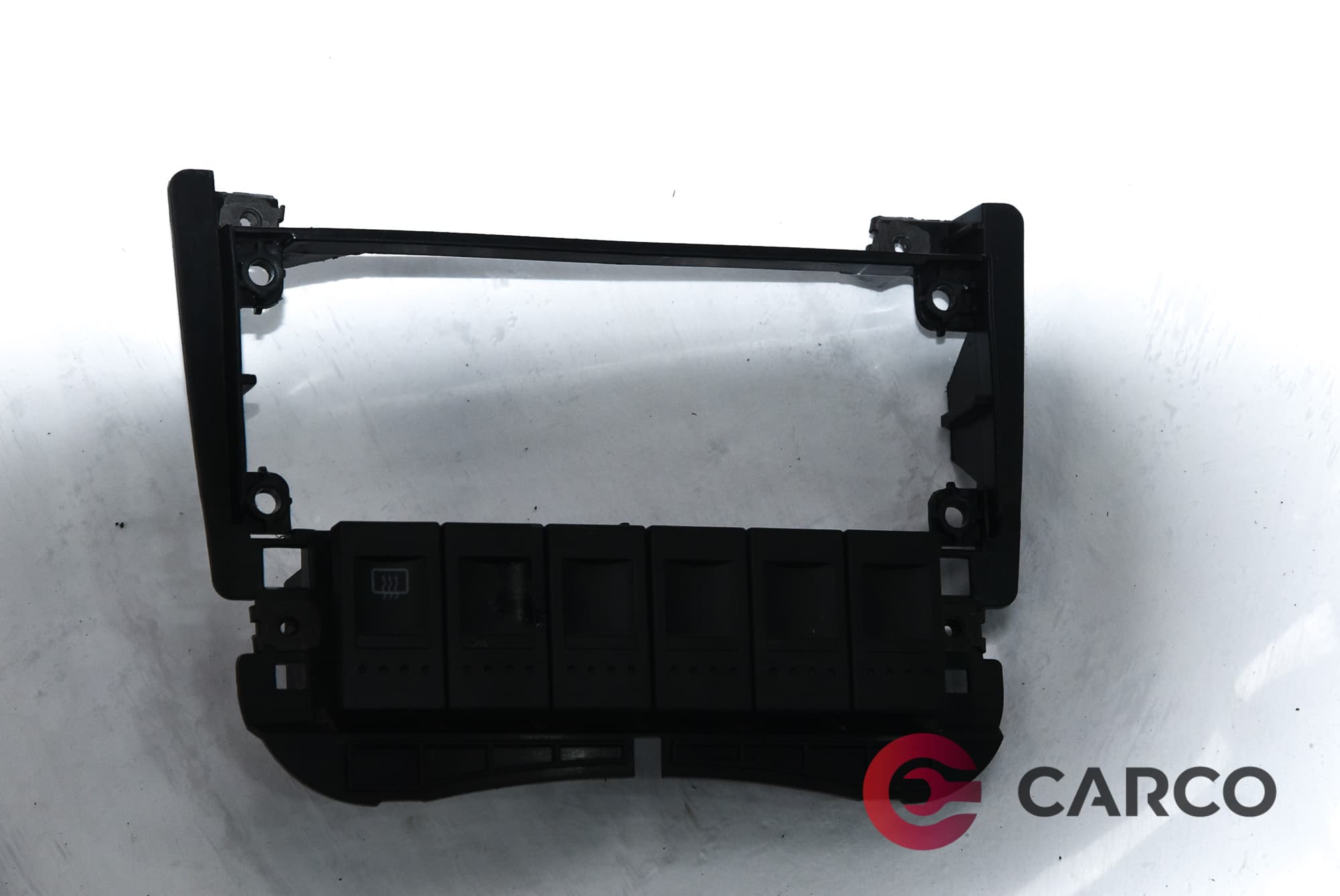 Конзола около радио с копче подгрев задно стъкло за VW POLO (6N2) 1.0 (1999 - 2001)