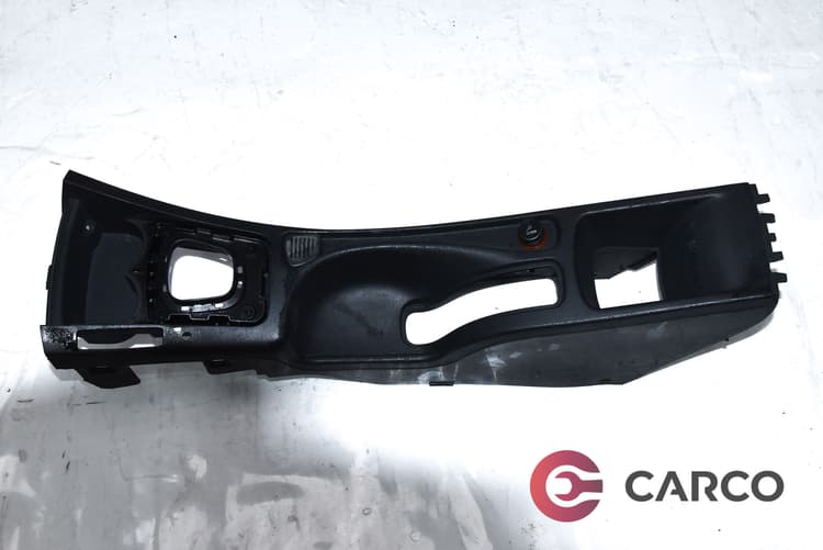 Конзола около скоростен лост и ръчна спирачка за FIAT STILO (192) 2.4 20V (192_XD1A) (2001 - 2010)