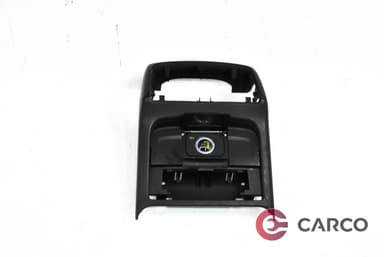Конзола с 12V зареждачка за AUDI A5 (8T3) 2.7 TDI (2007)