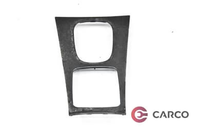 Лайсна около скоростен лост за MERCEDES-BENZ C-CLASS седан (W203) C 240 (203.061) (2000 - 2007)