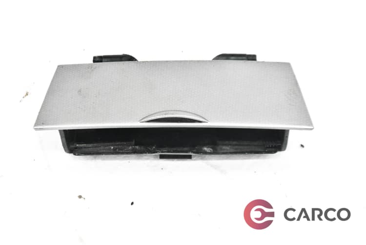 Пепелник за TOYOTA COROLLA седан (_E12) 1.4L 16V (2001 - 2006)
