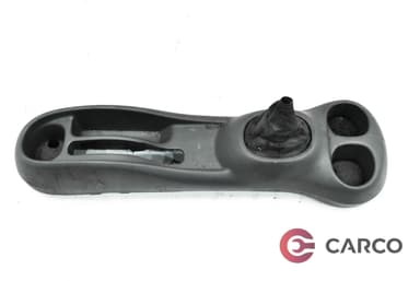 Конзола около скоростен лост и ръчна спирачка за TOYOTA YARIS  (SCP1_, NLP1_, NCP1_) 1.0 16V (1999 - 2005)