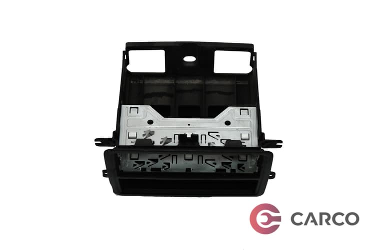 Основа около радио за VW CADDY III комби (2KB, 2KJ, 2CB, 2CJ) 1.6 TDI (2004)
