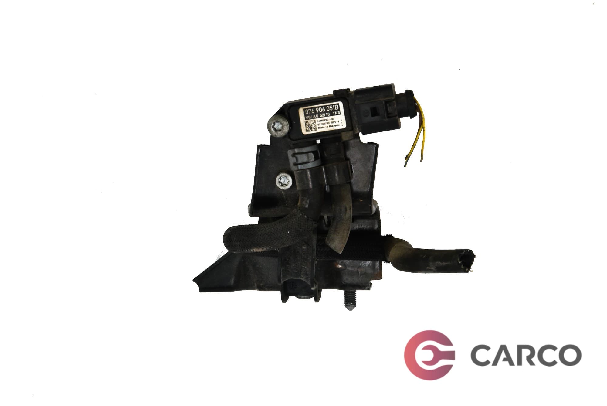 Вакуум клапан 076 906 051B за VW CADDY III комби (2KB, 2KJ, 2CB, 2CJ) 1.6 TDI (2004)
