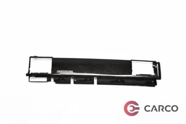 Лайсна арматурно табло дясна 4E1857186 за AUDI A8 седан (4E_) 4.2 TDI quattro (2002 - 2010)