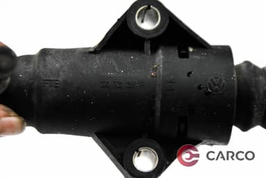 Долна помпа съединител за VW GOLF Mk IV (1J1) 1.4 16V (1997 - 2005)