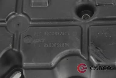 Декоративен капак двигател 8200677518 за RENAULT MEGANE III Grandtour (KZ0/1) 1.9 dCi (KZ0J, KZ0N, KZ1S) (2008)