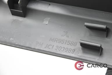 Интериорна лайсна MR951588 за MITSUBISHI COLT VI 1.1 (2002 - 2012)