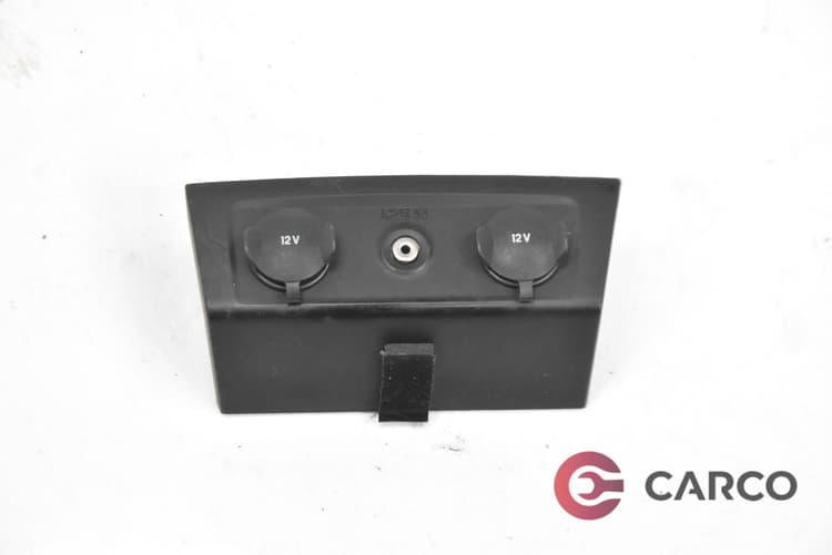 Слотове за зареждане 12V за FORD FOCUS II USA седан (C170) 2.0 (2005)