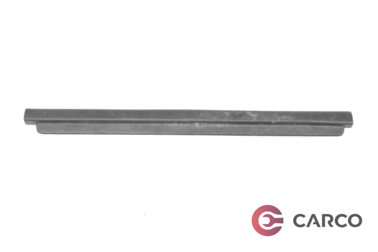 Интериорна лайсна праг дясна 67913-B2030 за DAIHATSU CUORE VI (L251, L250_, L260_) 1.0 (2003)