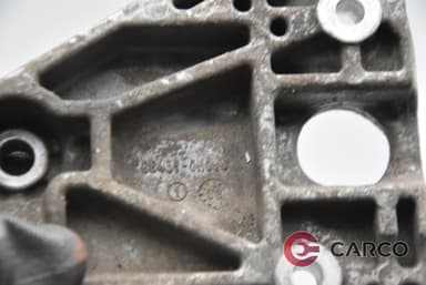 Конзола двигател 88431-0H010 за TOYOTA AYGO (WNB1_, KGB1_) 1.0 (KGB10) (2005)