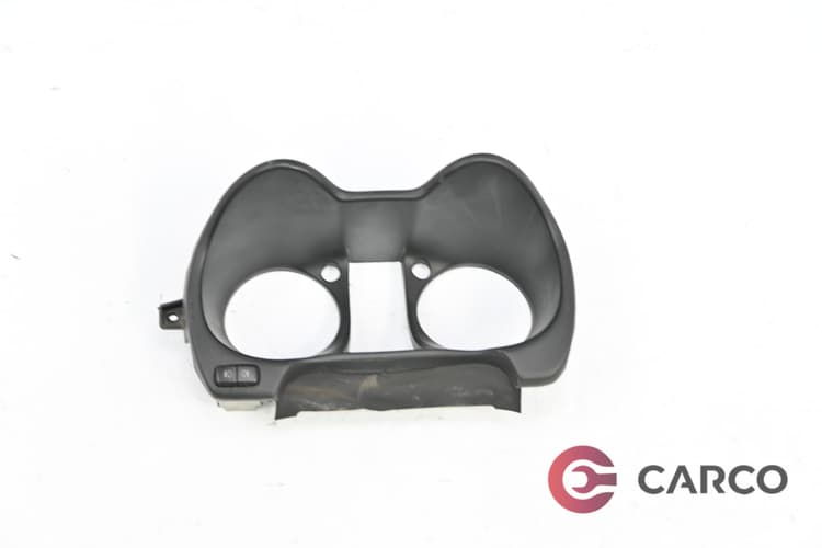 Конзола около километраж за MITSUBISHI OUTLANDER I (CU_W, ZE, ZF) 2.0 4WD (CU2W) (2001 - 2006)