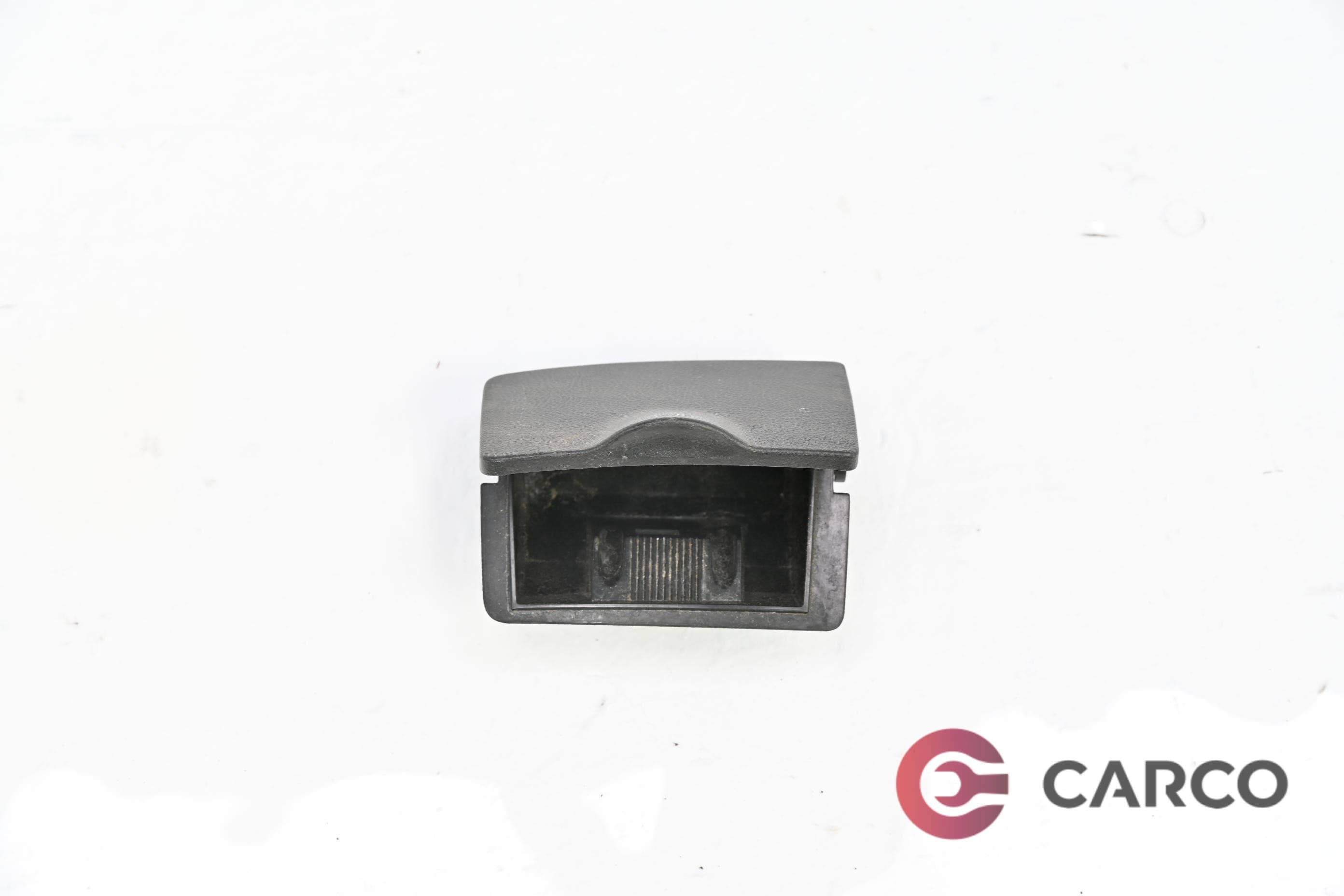Пепелник за MITSUBISHI OUTLANDER I (CU_W, ZE, ZF) 2.0 4WD (CU2W) (2001 - 2006)