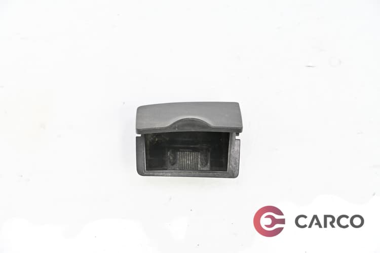 Пепелник за MITSUBISHI OUTLANDER I (CU_W, ZE, ZF) 2.0 4WD (CU2W) (2001 - 2006)