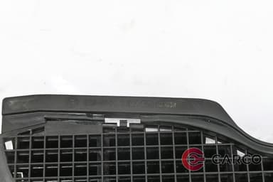 Решетка предна броня 1977679 за BMW 3 седан (E36) 320 i (1990 - 1998)