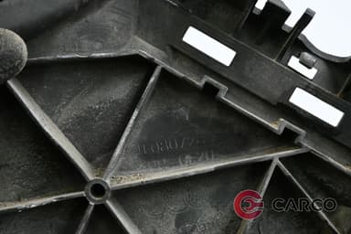 Държач предна броня ляв 4L0807283 за AUDI Q7 (4L) 3.0 TDI (2006 - 2015)