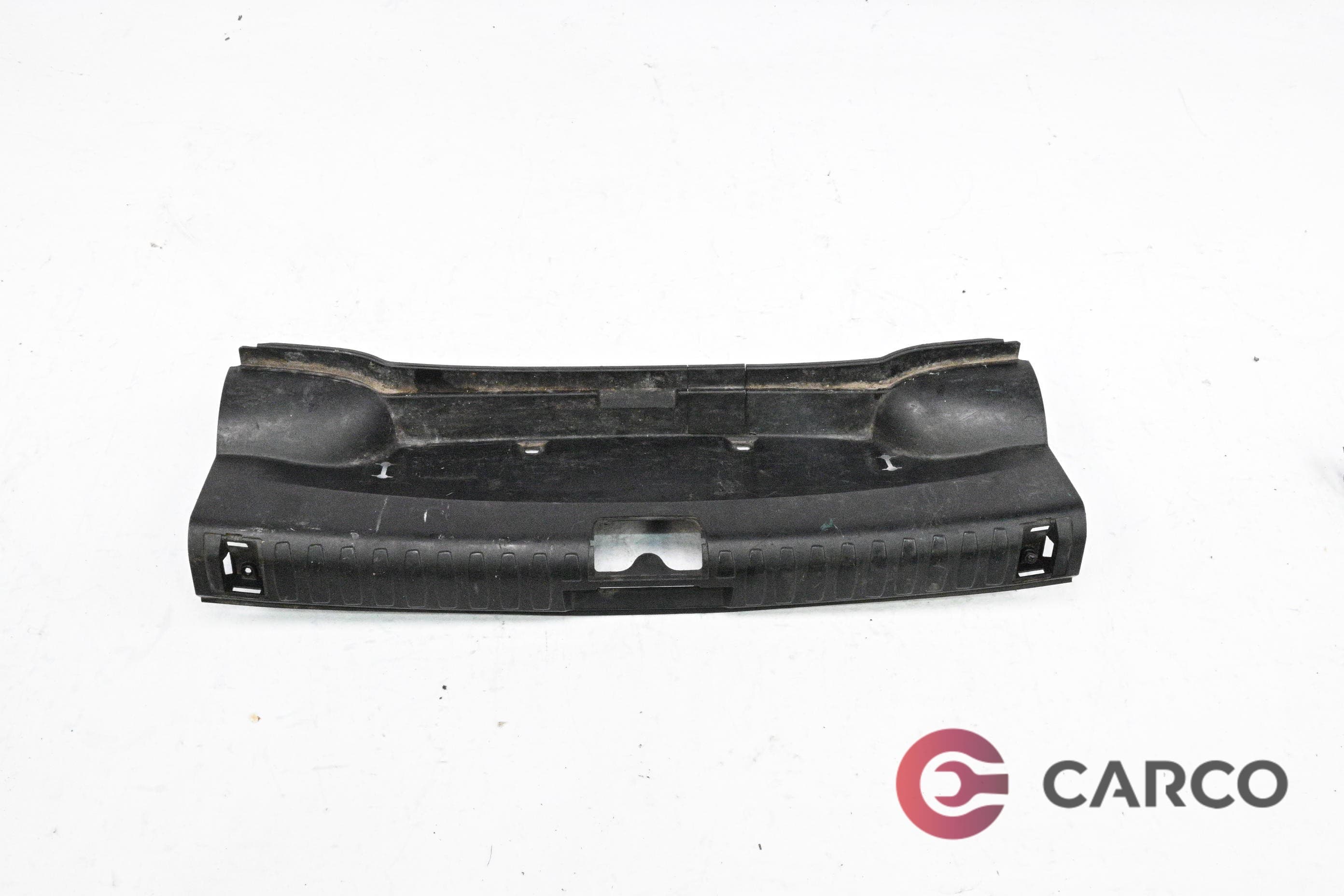 Лайсна около заключалка заден капак за BMW 1 (E87) 120 d (2003 - 2013)