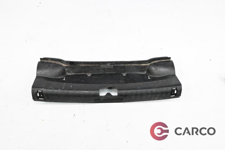 Лайсна около заключалка заден капак за BMW 1 (E87) 120 d (2003 - 2013)