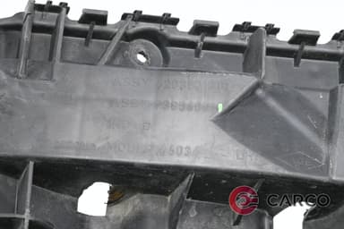 Държач предна броня ляв 620350101R за OPEL VIVARO кутия (F7) Facelift 2.5 CDTI (2001)