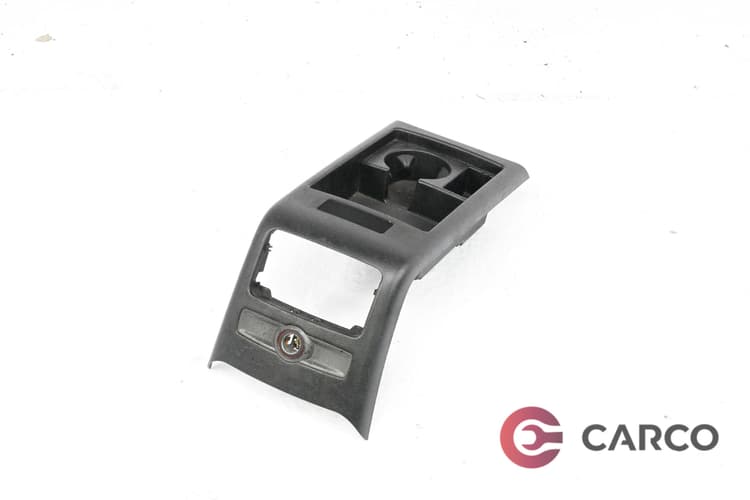 Конзола около духалки парно задни 4F0863244C за AUDI A6 седан (4F2, C6) 3.0 TDI quattro (2004 - 2011)