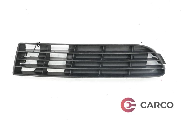 Декоративна решетка дясна 4A0807346A за AUDI A6 седан (4A, C4) 2.6 (1994 - 1997)