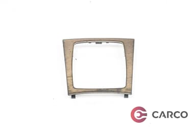 Лайсна около скоростен лост за MERCEDES-BENZ C-CLASS седан (W204) C 320 CDI (204.022) (2007 - 2014)