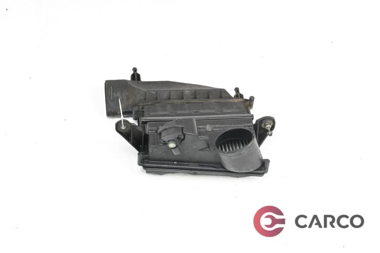 Кутия въздушен филтър лява A6420901901 за MERCEDES-BENZ C-CLASS седан (W204) C 320 CDI (204.022) (2007 - 2014)