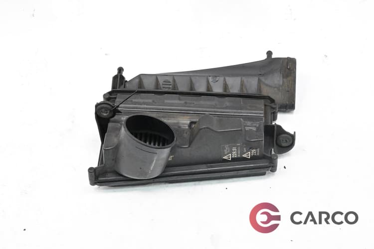 Кутия въздушен филтър дясна A6420940204 за MERCEDES-BENZ C-CLASS седан (W204) C 320 CDI (204.022) (2007 - 2014)