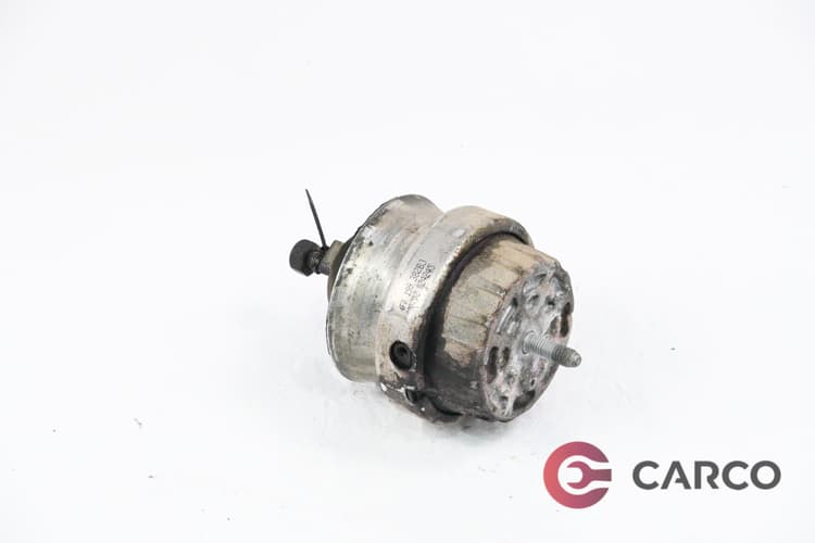 Тампон двигател 4F0199382 за AUDI A6 седан (4F2, C6) 2.0 TFSI (2004 - 2011)