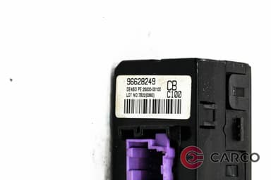 Дисплей часовник 96628249 за CHEVROLET CAPTIVA (C100, C140) 2.0 D (2006)