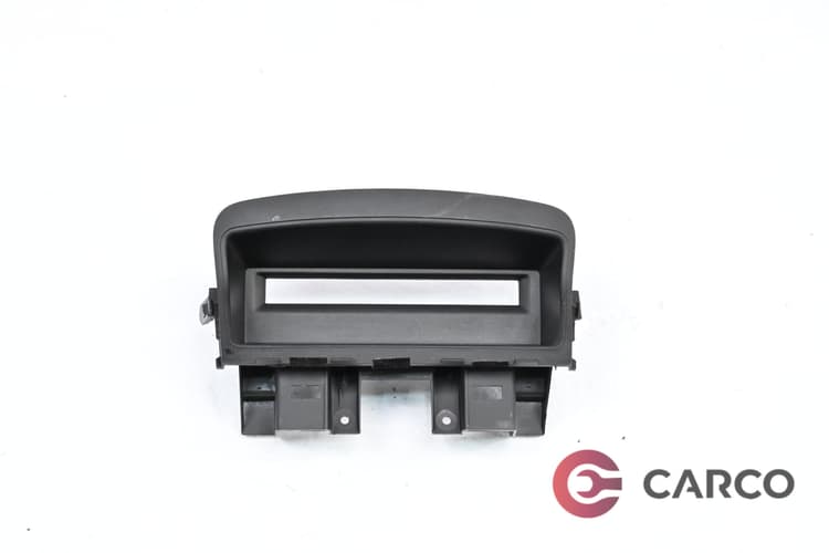 Конзола около дисплей 96983187 за CHEVROLET CRUZE хетчбек (J305) 1.6 (2011)