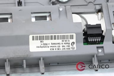 Плафон заден за VW PHAETON седан (3D_) 3.2 V6 (2002)