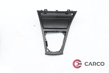 Конзола около скоростен лост за BMW X3 (E83) 2.5 i (2004 - 2011)