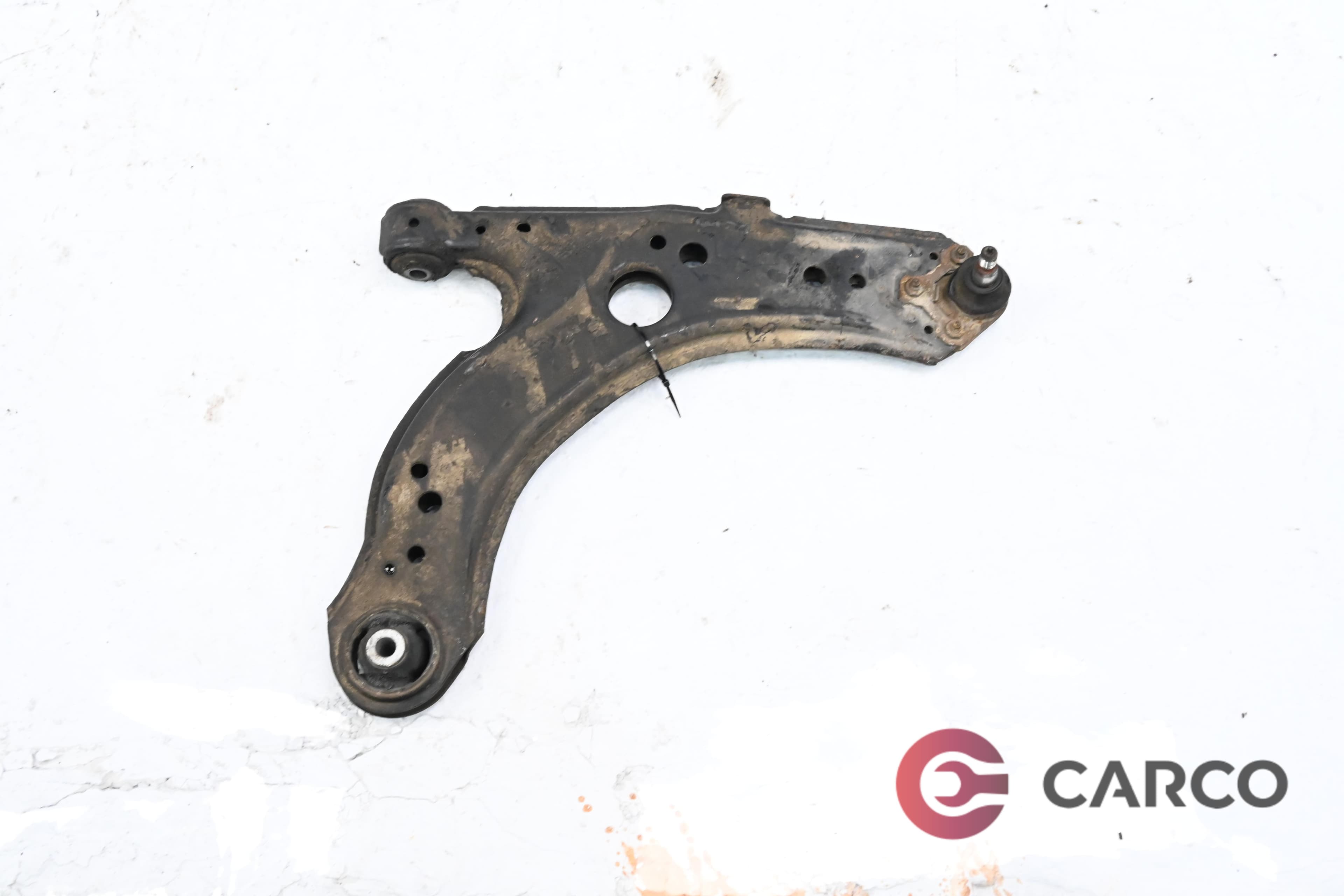 Носач преден десен за VW GOLF Mk IV (1J1) 1.4 16V (1997 - 2005)