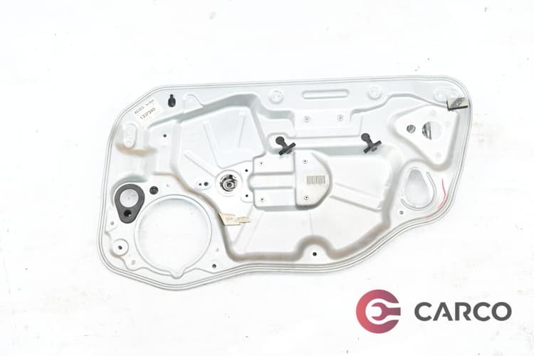 Стъклоповдигач преден десен с панел врата за VOLVO V50 комби Facelift (MW) 1.6 D (2004)