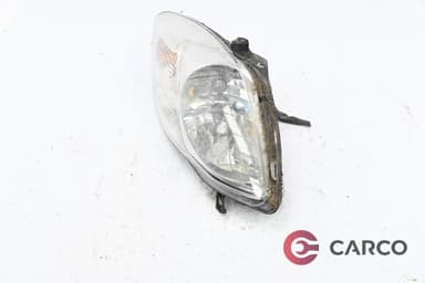 Фар десен за TOYOTA YARIS/VITZ Facelift (SCP9_, NSP9_, KSP9_, NCP9_, ZSP9_) 1.33 VVT-i (2005)