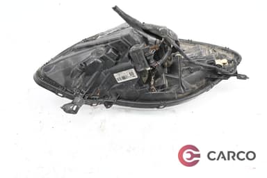 Фар десен за TOYOTA YARIS/VITZ Facelift (SCP9_, NSP9_, KSP9_, NCP9_, ZSP9_) 1.33 VVT-i (2005)