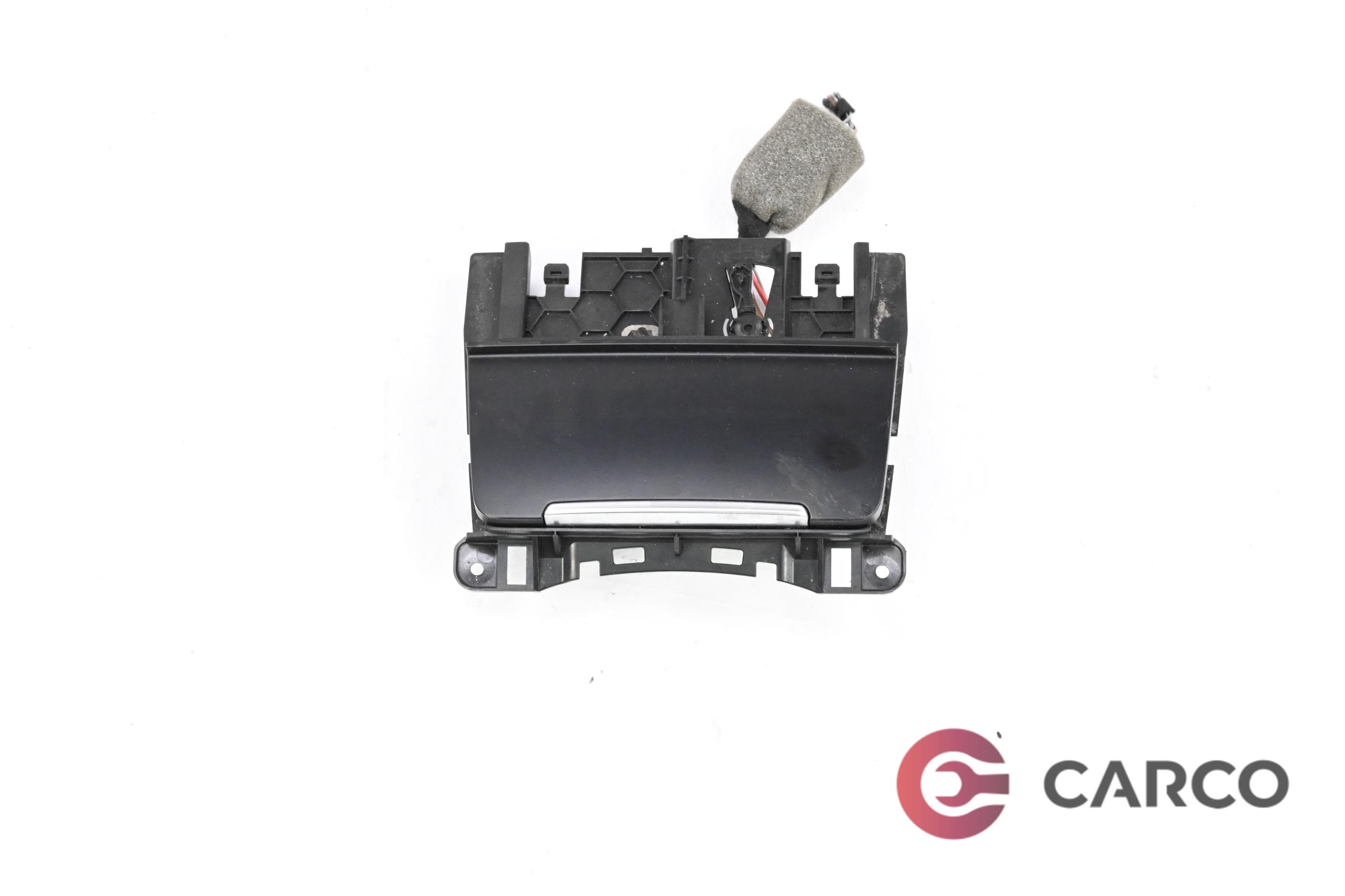 Пепелник 8K0857951 за AUDI A4 седан (8K2, B8) 2.0 TDI (2007 - 2015)