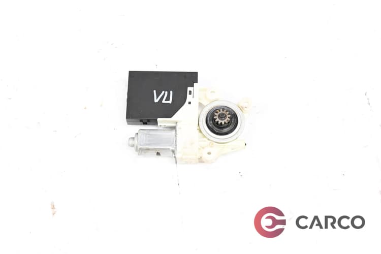 Машинка ел стъкло предна лява за VOLVO V50 комби (MW) 2.4 D5 (2004)